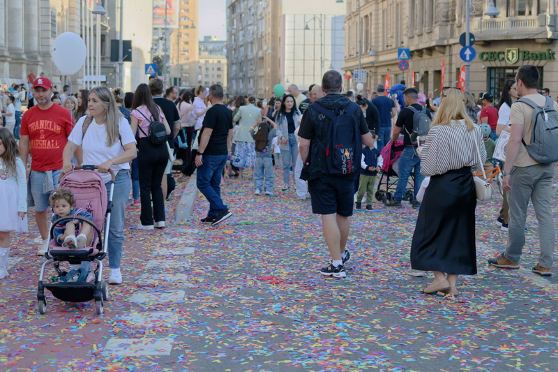 19 - Traces of a public celebration on Calea Victoriei, Bucuresti